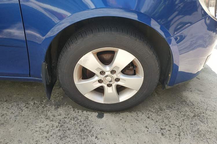 Used Skoda Fabia 2008 1.4L Manual Crystal Edition Right Front Wheel Hub