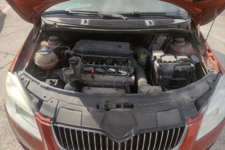 Used Skoda Fabia 2008 1.4L Manual Crystal Edition Engine Bay