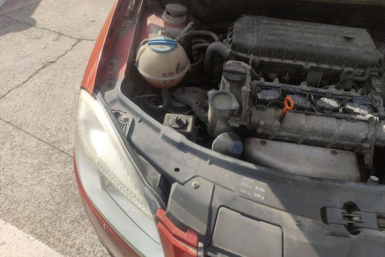 Used Skoda Fabia 2008 1.4L Manual Crystal Edition Engine Bay Right