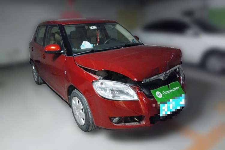 Used Skoda Fabia 2008 1.4L Manual Crystal Edition Front Right 45 Deg