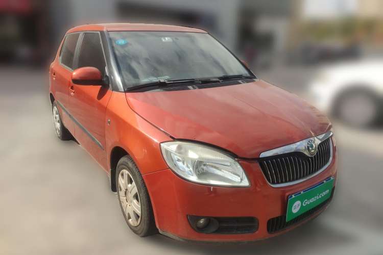 Used Skoda Fabia 2008 1.4L Manual Crystal Edition Front Right 45 Deg