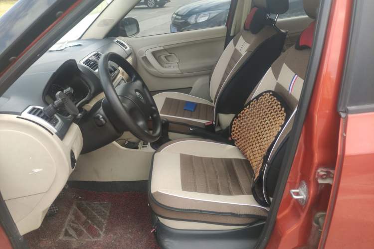 Used Skoda Fabia 2008 1.4L Manual Crystal Edition Left Front Seat