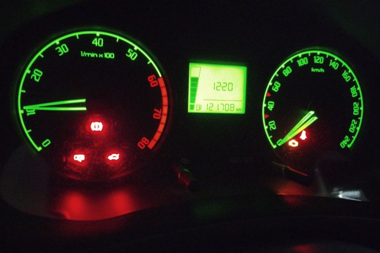 Used Skoda Fabia 2008 1.4L Manual Crystal Edition Odometer Close Up