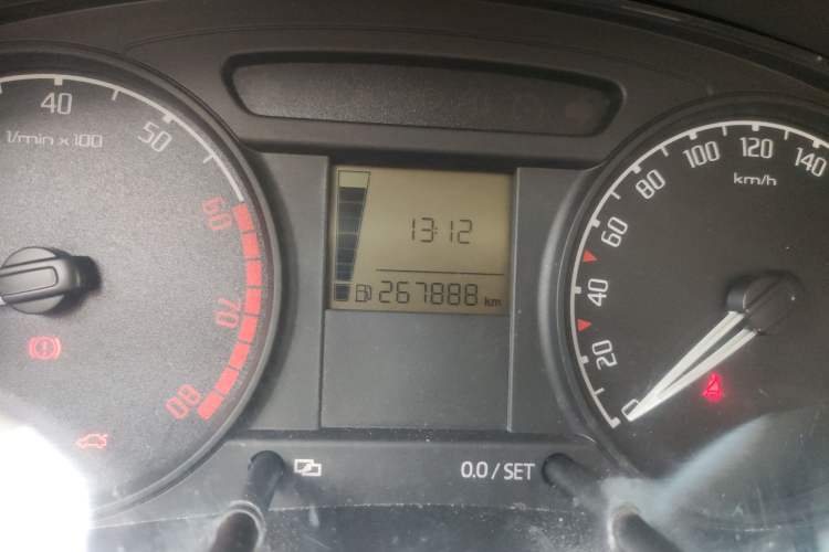 Used Skoda Fabia 2008 1.4L Manual Crystal Edition Odometer Close Up