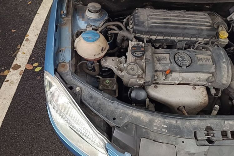 Used Skoda Fabia 2008 1.6L Automatic Crystal Edition Engine Bay Right
