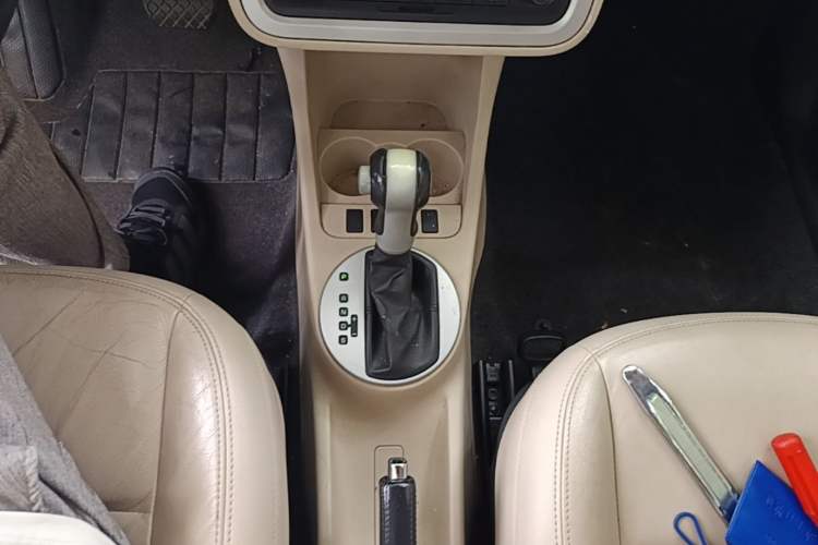 Used Skoda Fabia 2008 1.6L Automatic Crystal Edition Gear Lever