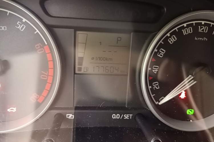 Used Skoda Fabia 2008 1.6L Automatic Crystal Edition Odometer Close Up