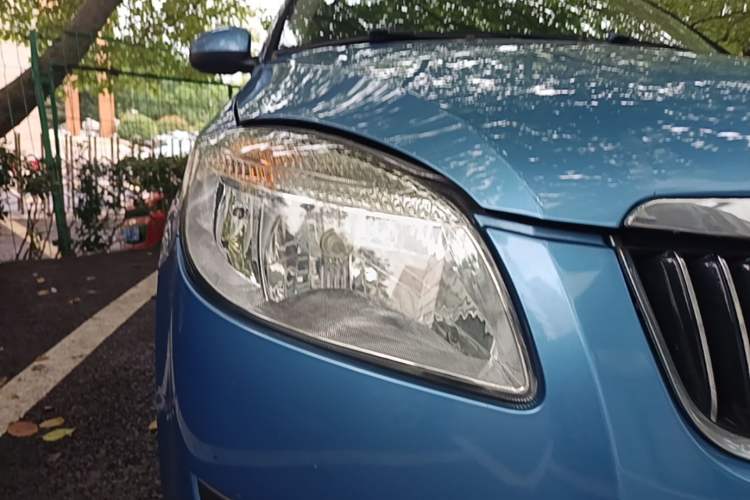 Used Skoda Fabia 2008 1.6L Automatic Crystal Edition Right Front Headlight
