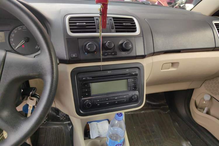 Used Skoda Fabia 2008 1.4L Manual Crystal Edition Audio And AC Panel