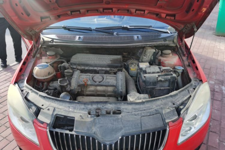 Used Skoda Fabia 2008 1.6L Manual Crystal Edition Engine Bay