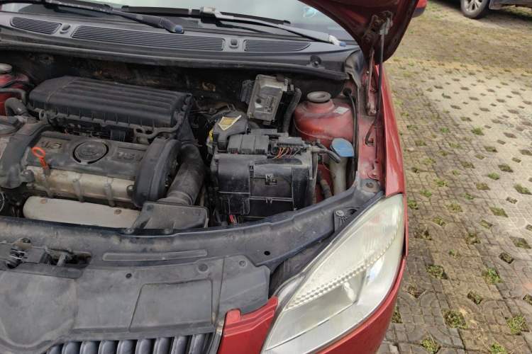 Used Skoda Fabia 2008 1.4L Manual Crystal Edition Engine Bay Left