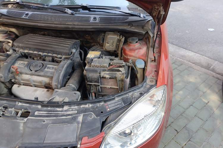 Used Skoda Fabia 2008 1.6L Manual Crystal Edition Engine Bay Left