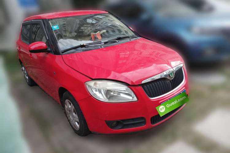 Used Skoda Fabia 2008 1.4L Manual Crystal Edition Front Right 45 Deg