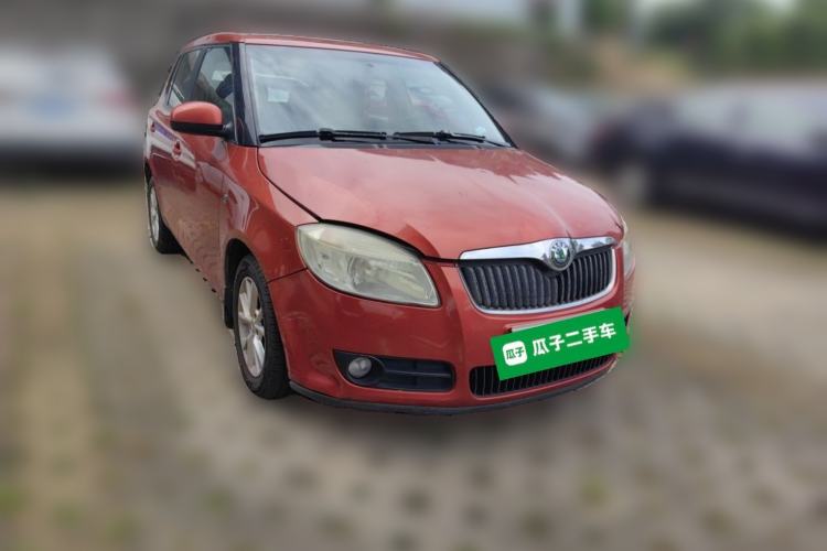Used Skoda Fabia 2008 1.4L Manual Crystal Edition Front Right 45 Deg