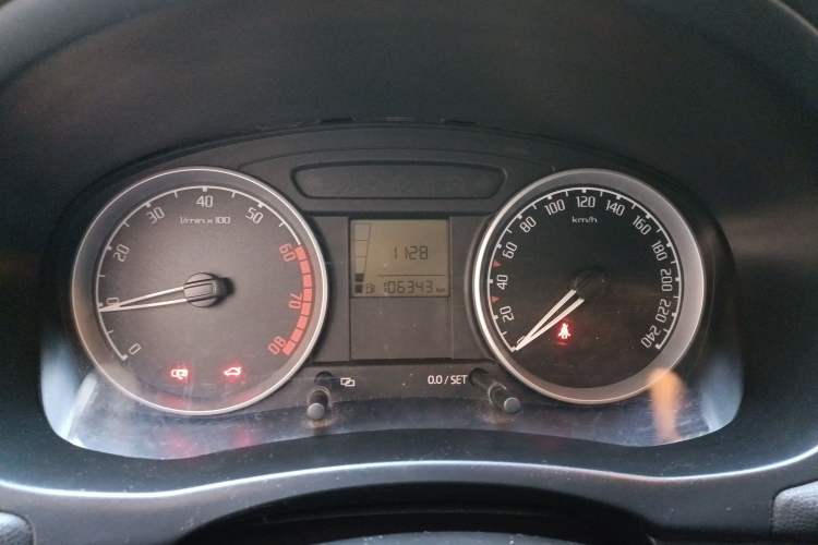 Used Skoda Fabia 2008 1.6L Manual Crystal Edition Instrument Cluster