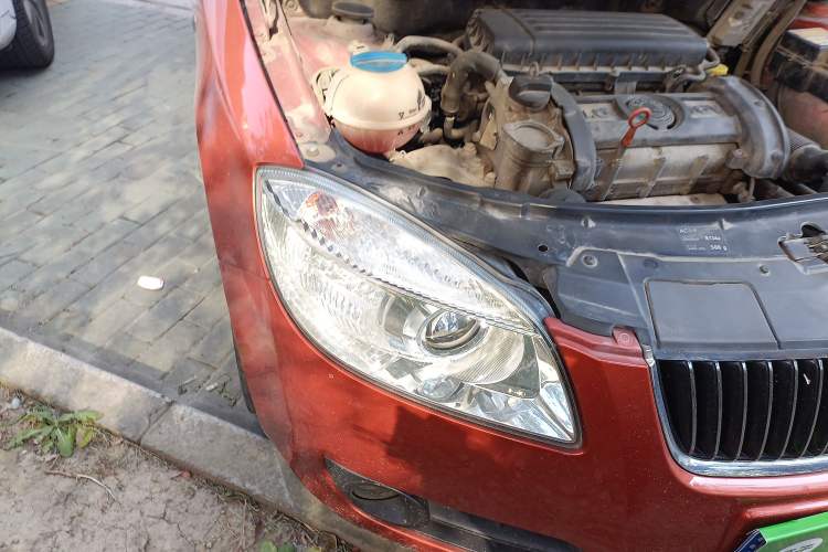 Used Skoda Fabia 2008 1.6L Manual Crystal Edition Right Front Headlight