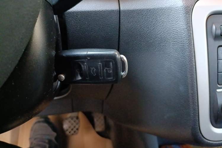 Used Skoda Fabia 2008 1.6L Manual Crystal Edition Vehicle Key
