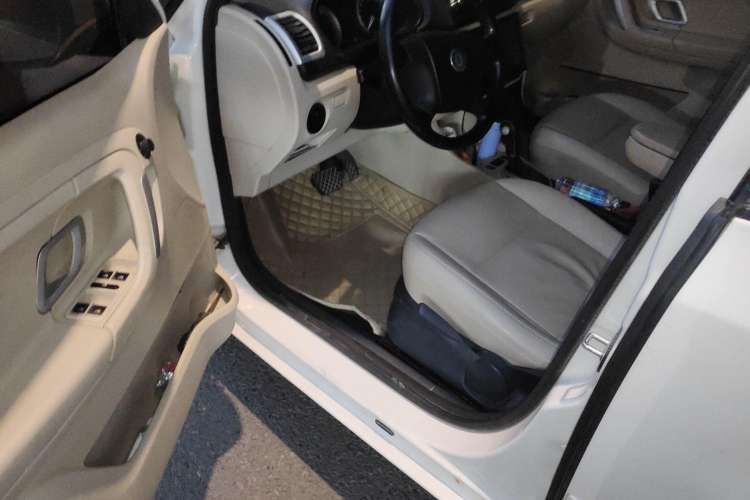 Used Skoda Fabia 2008 1.6L Automatic Crystal Edition Driver Seat