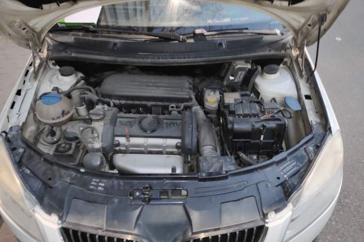 Used Skoda Fabia 2008 1.6L Automatic Crystal Edition Engine Bay