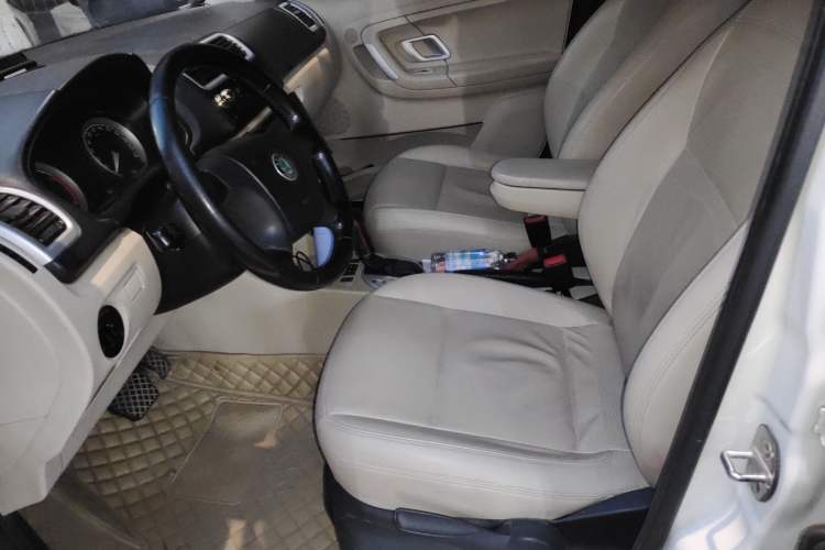 Used Skoda Fabia 2008 1.6L Automatic Crystal Edition Left Front Seat
