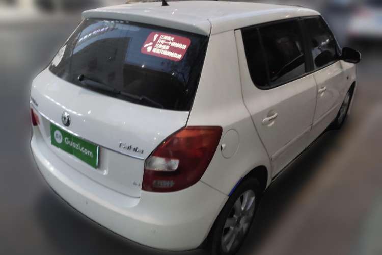 Used Skoda Fabia 2008 1.6L Automatic Crystal Edition Rear Right 45 Deg