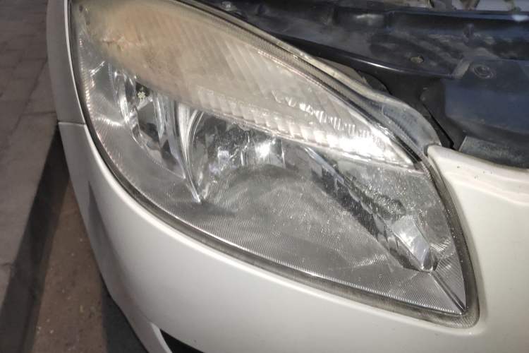 Used Skoda Fabia 2008 1.6L Automatic Crystal Edition Right Front Headlight