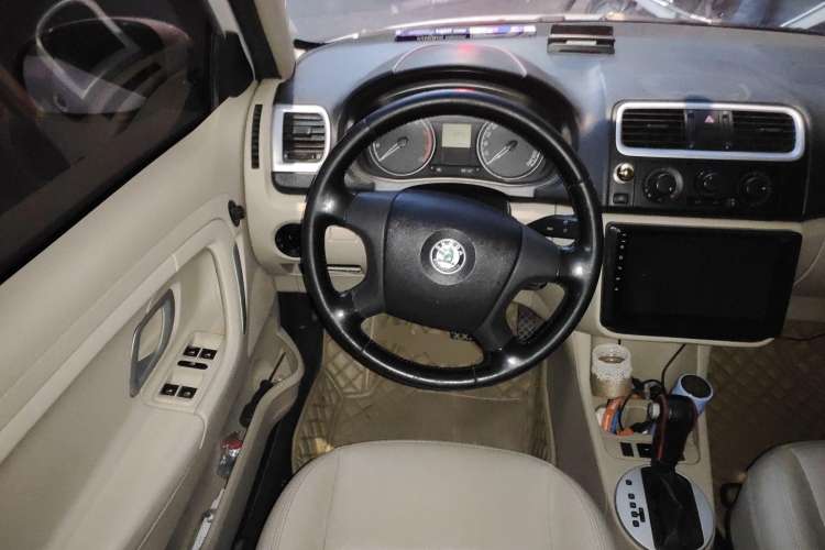 Used Skoda Fabia 2008 1.6L Automatic Crystal Edition Steering Wheel