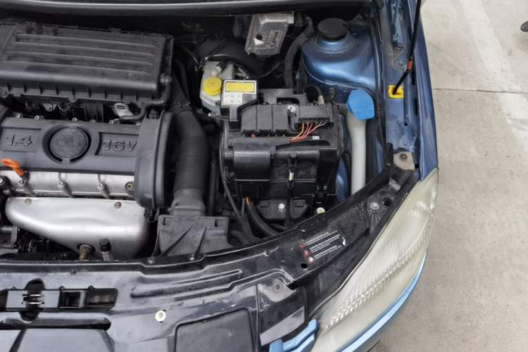 Used Skoda Fabia 2009 1.4L Automatic Crystal Edition Engine Bay Left