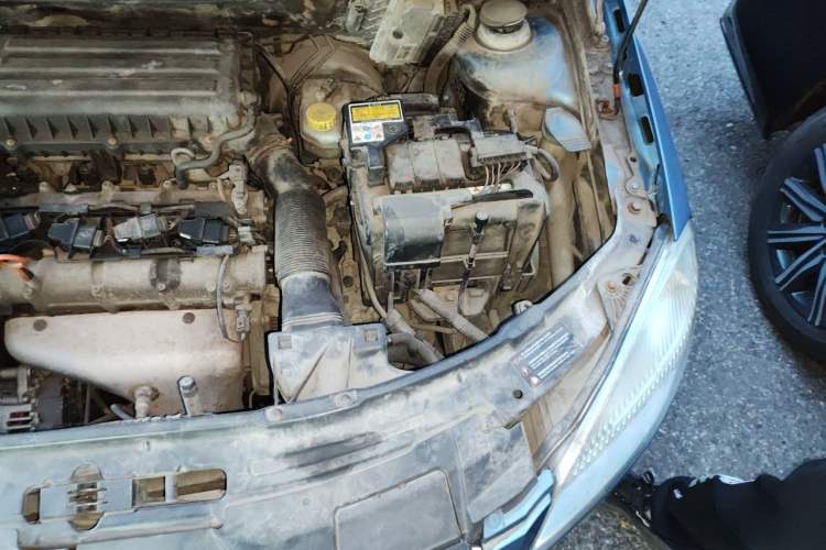 Used Skoda Fabia 2009 1.6L Automatic Crystal Edition Engine Bay Left