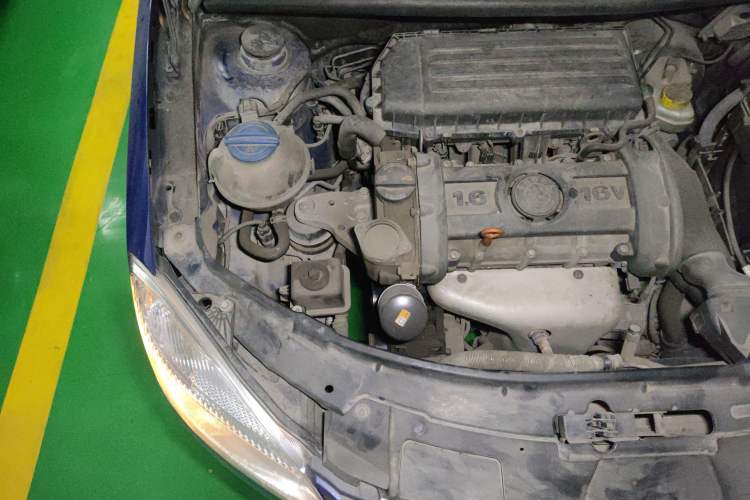 Used Skoda Fabia 2009 1.6L Automatic Crystal Edition Engine Bay Right