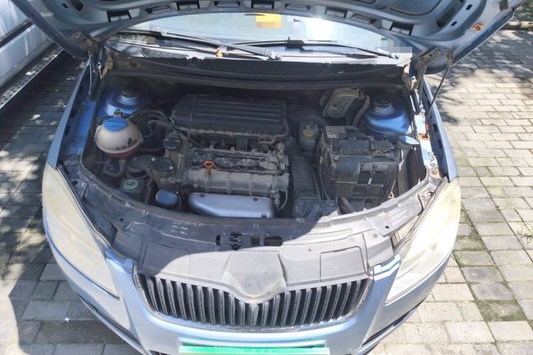 Used Skoda Fabia 2009 1.4L Automatic Crystal Edition Engine Bay