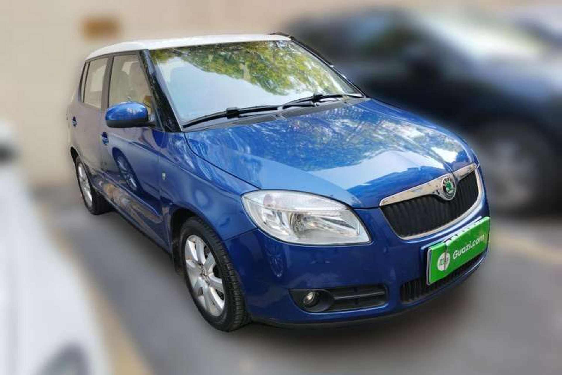 Used Skoda Fabia 2009 1.6L Automatic Crystal Edition Front Right 45 Deg