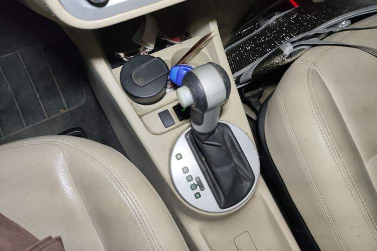 Used Skoda Fabia 2009 1.6L Automatic Crystal Edition Gear Lever