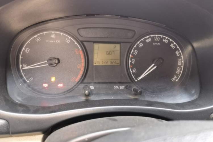 Used Skoda Fabia 2009 1.4L Automatic Crystal Edition Odometer Close Up
