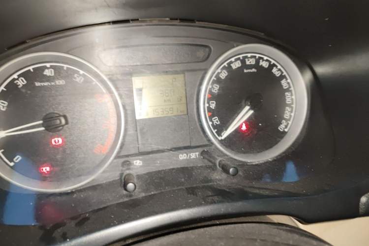 Used Skoda Fabia 2009 1.6L Automatic Crystal Edition Odometer Close Up