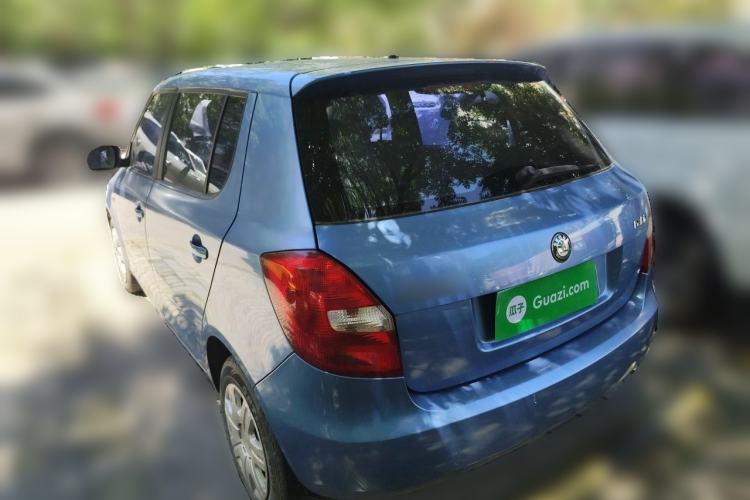 Used Skoda Fabia 2009 1.4L Automatic Crystal Edition Rear Left 45 Deg