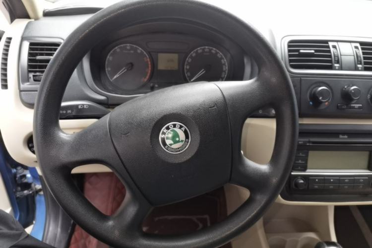 Used Skoda Fabia 2009 1.4L Automatic Crystal Edition Steering Wheel
