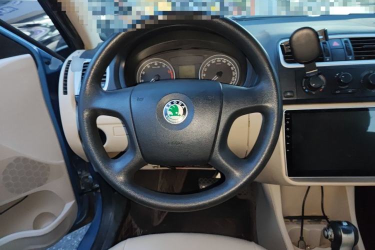 Used Skoda Fabia 2009 1.6L Automatic Crystal Edition Steering Wheel