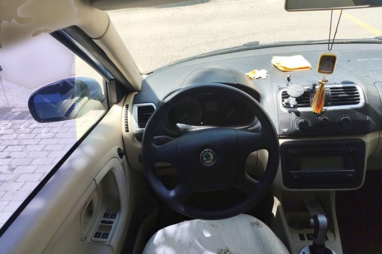 Used Skoda Fabia 2009 1.4L Automatic Crystal Edition Steering Wheel