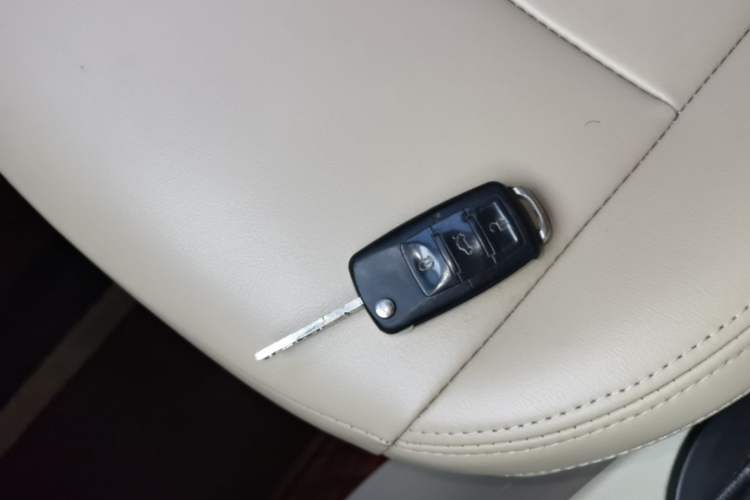 Used Skoda Fabia 2009 1.4L Automatic Crystal Edition Vehicle Key