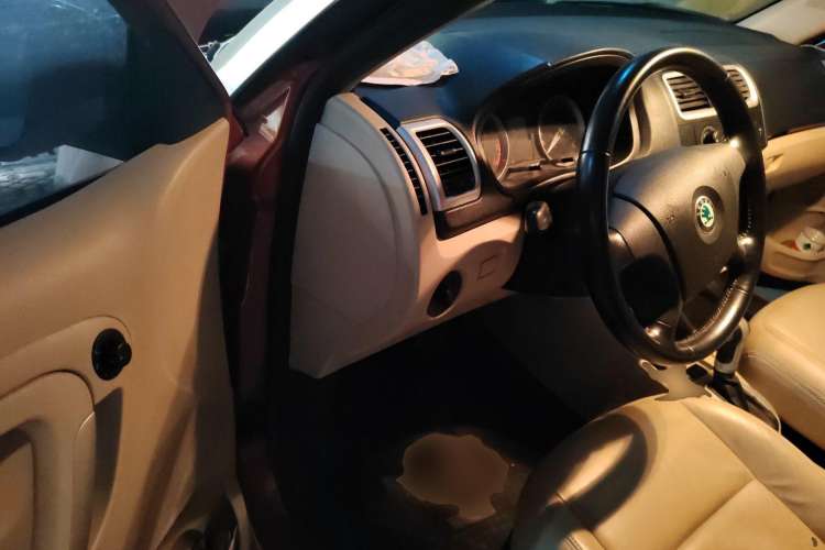 Used Skoda Fabia 2009 1.6L Automatic Crystal Edition Driver Seat