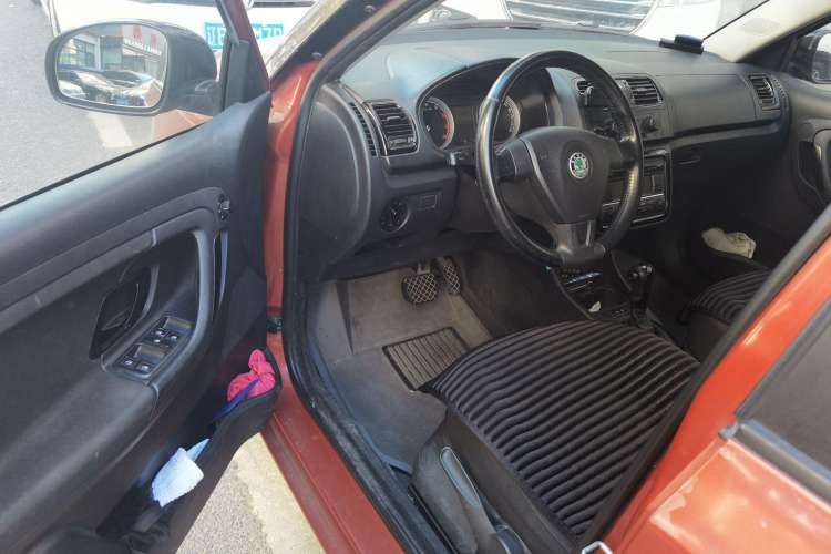 Used Skoda Fabia 2009 1.6L Automatic Crystal Edition Driver Seat