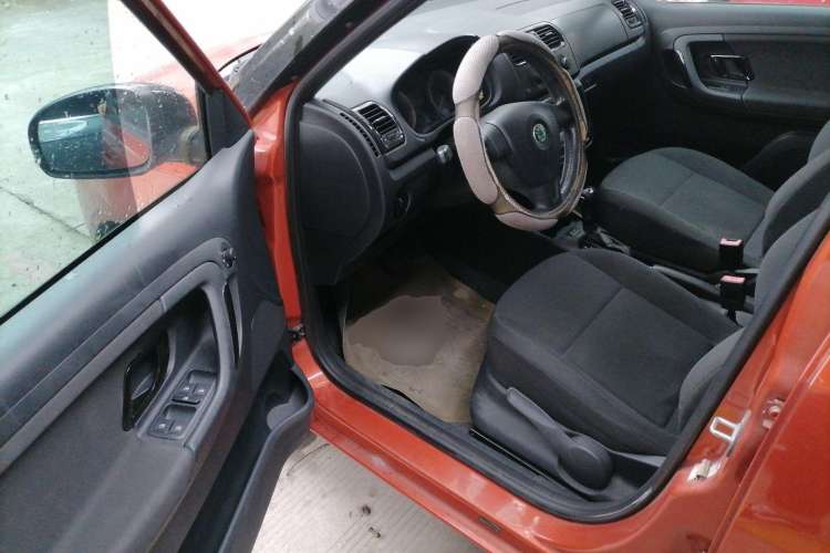 Used Skoda Fabia 2009 1.6L Automatic Crystal Edition Driver Seat