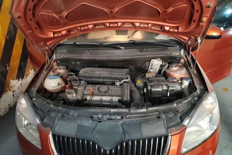 Used Skoda Fabia 2009 1.6L Automatic Crystal Edition Engine Bay