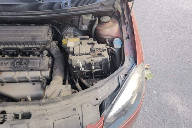 Used Skoda Fabia 2009 1.6L Automatic Crystal Edition Engine Bay Left