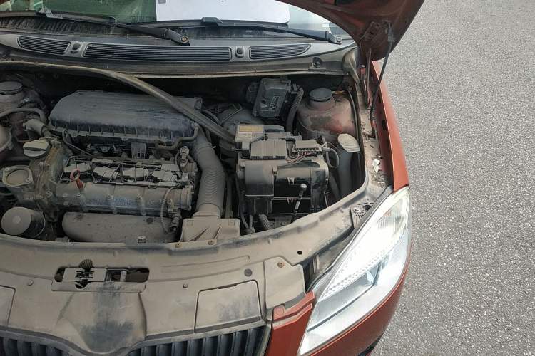 Used Skoda Fabia 2009 1.4L Automatic Crystal Edition Engine Bay Left