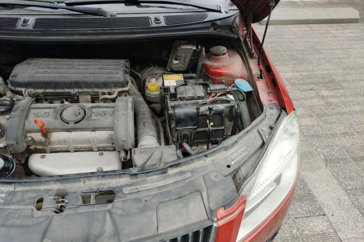 Used Skoda Fabia 2009 1.6L Automatic Crystal Edition Engine Bay Left