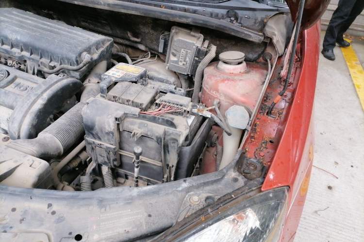 Used Skoda Fabia 2009 1.6L Automatic Crystal Edition Engine Bay Left