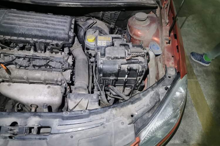 Used Skoda Fabia 2009 1.4L Automatic Crystal Edition Engine Bay Left