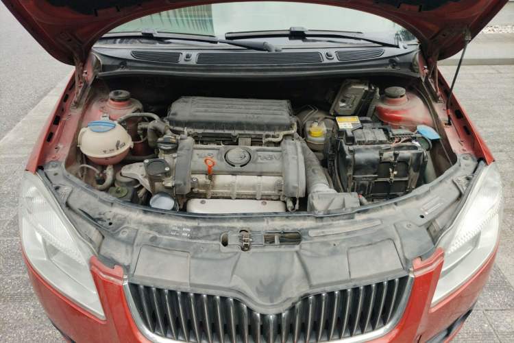 Used Skoda Fabia 2009 1.6L Automatic Crystal Edition Engine Bay